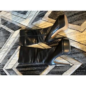 Black Platform High Heel Boots - Stylish and Bold! Comparable to US size 10/11